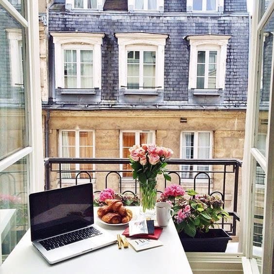Lifestyle of internet entrepreneurs